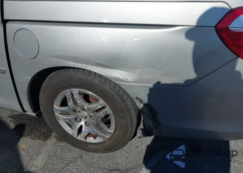 2005 Honda Odyssey Touring z USA, uszkodzony, nr VIN 5FNRL38885B046033